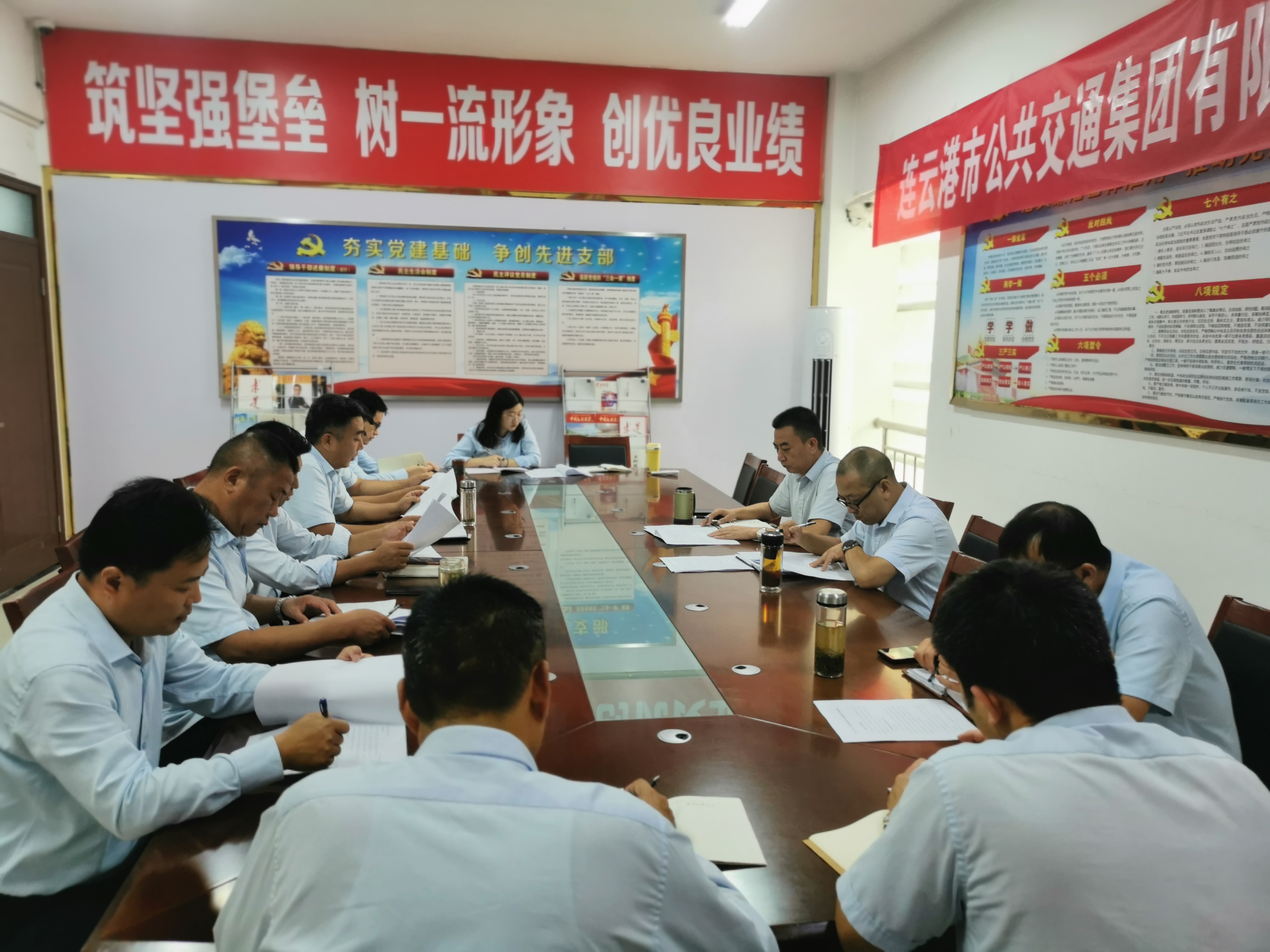 繃緊每根弦，守牢每條線(xiàn)，機務(wù)管理不松懈