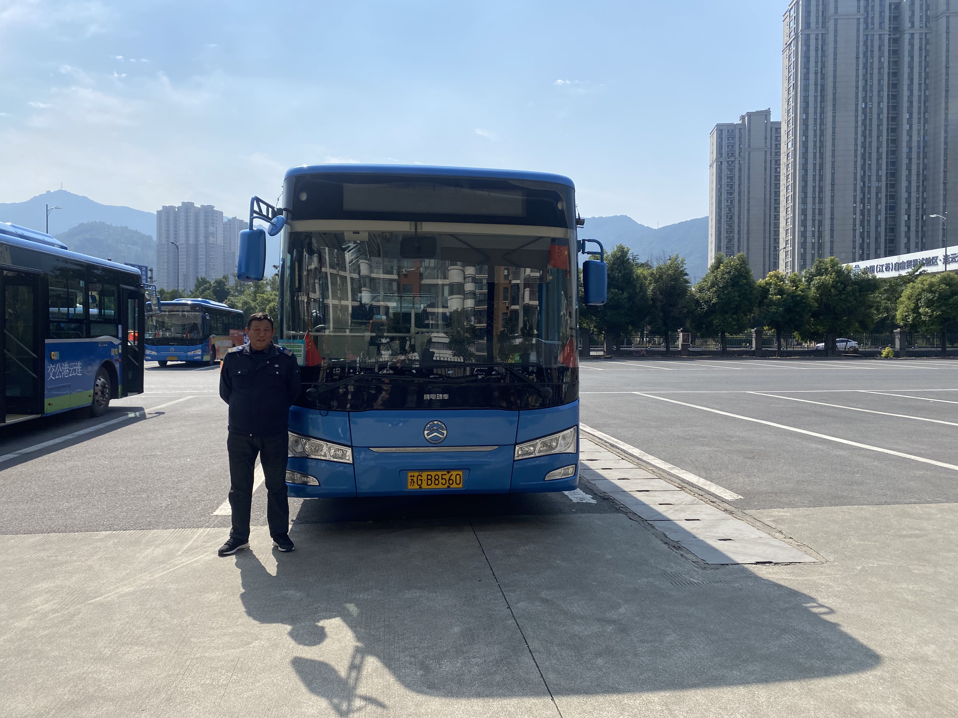 公交游5路駕駛員于培軍及時(shí)歸還乘客丟失的手機