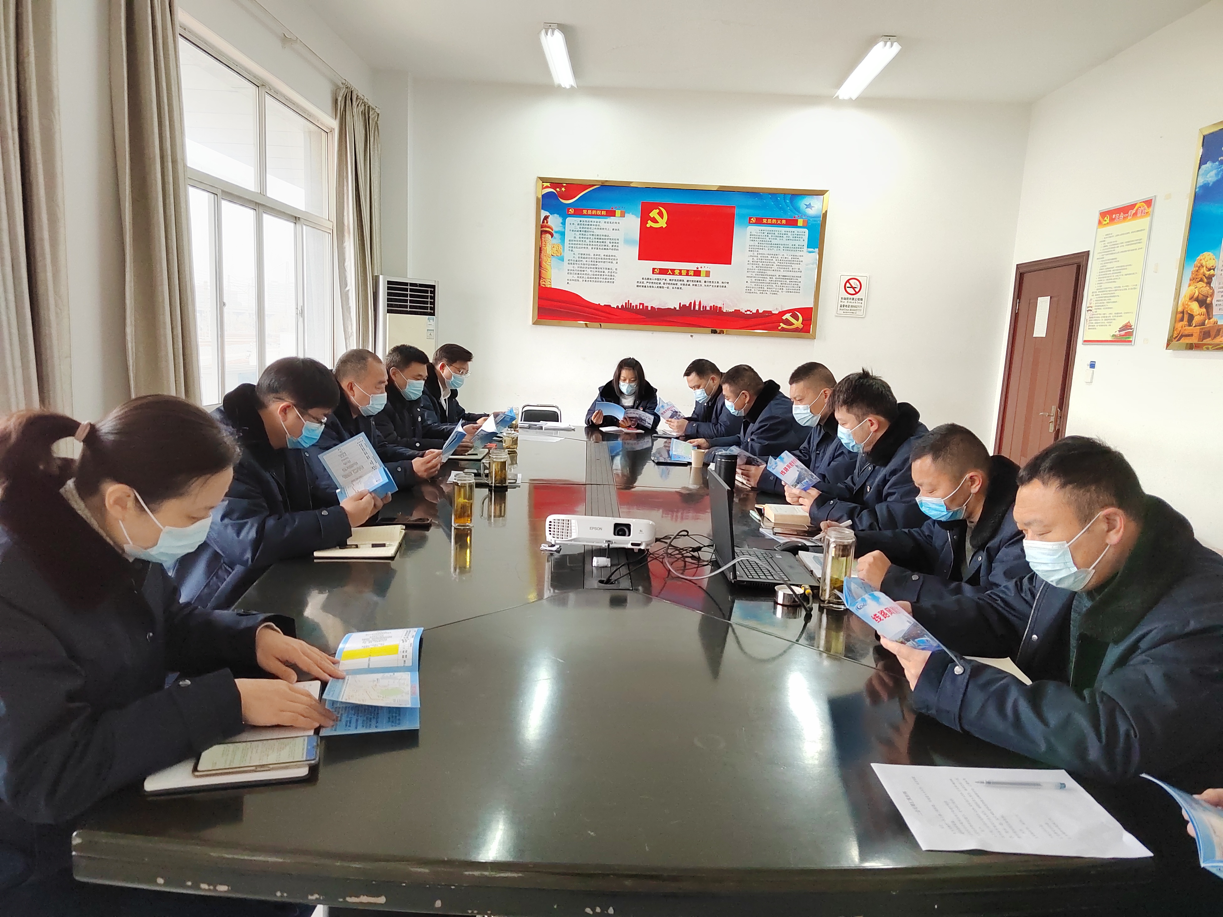 公交集團公交事業(yè)二部開(kāi)展線(xiàn)路風(fēng)險辨識專(zhuān)題培訓