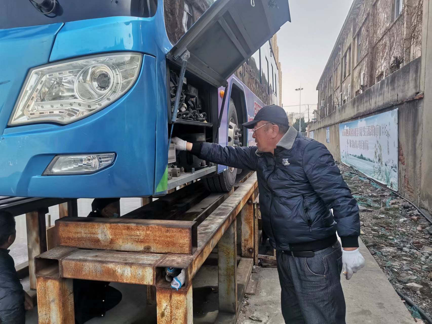 公交集團公交事業(yè)一部開(kāi)展車(chē)輛例保檢查工作