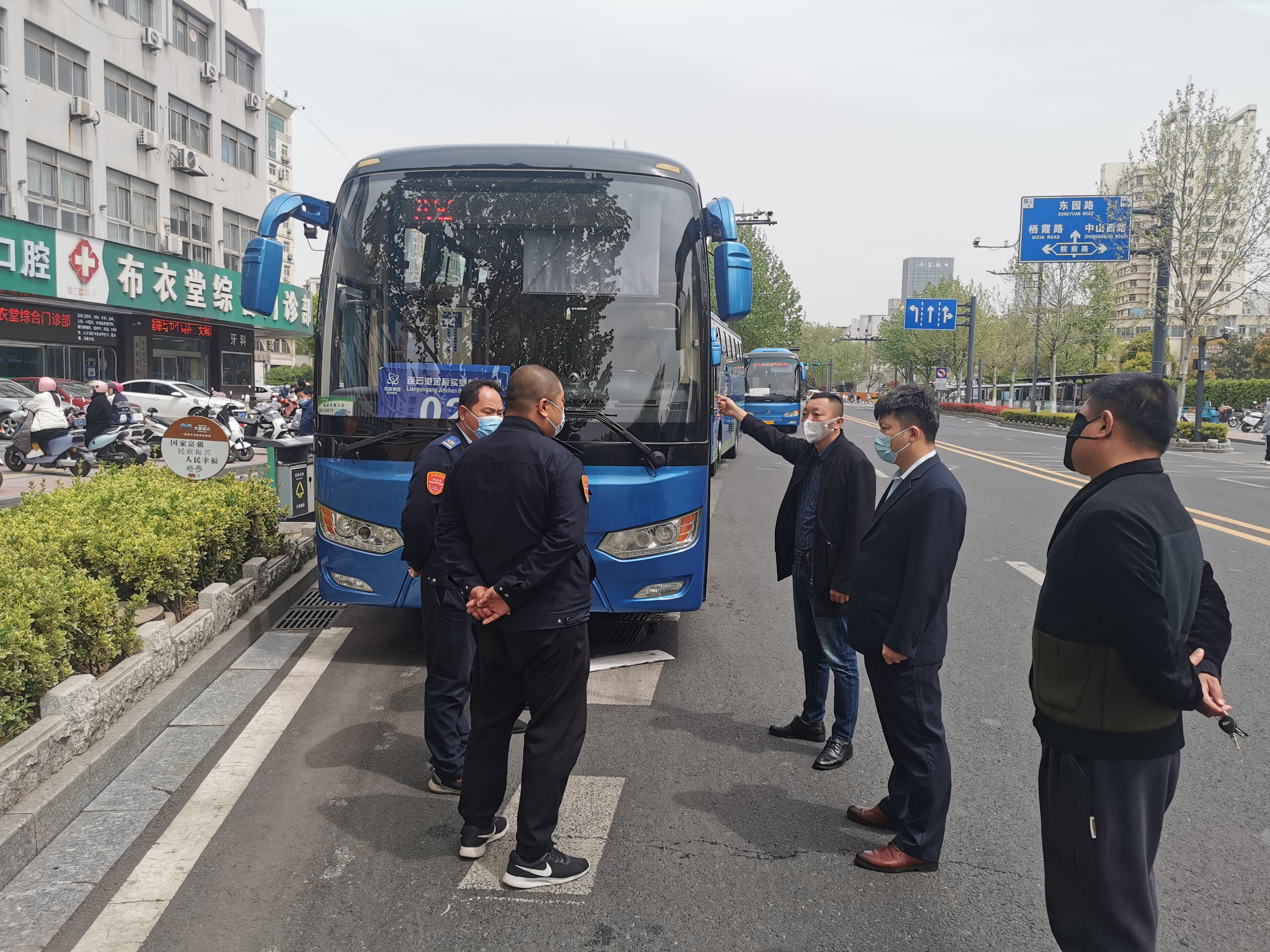 公交集團公交事業(yè)二部做好時(shí)光書(shū)苑定制公交運輸保障工作