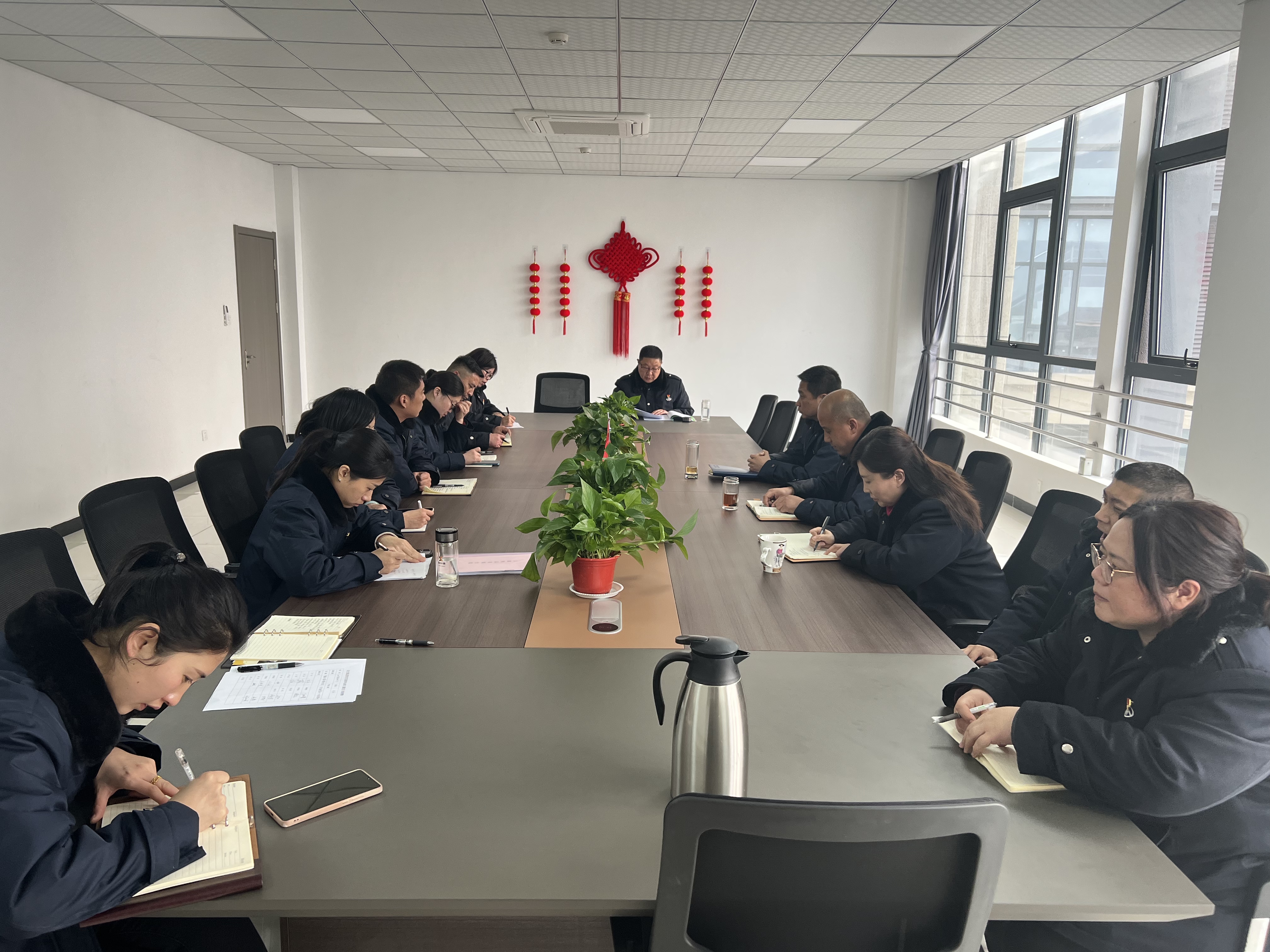 經(jīng)營(yíng)發(fā)展事業(yè)部開(kāi)展“聚焦大招商、 聚力大會(huì )戰”主題黨日活動(dòng)