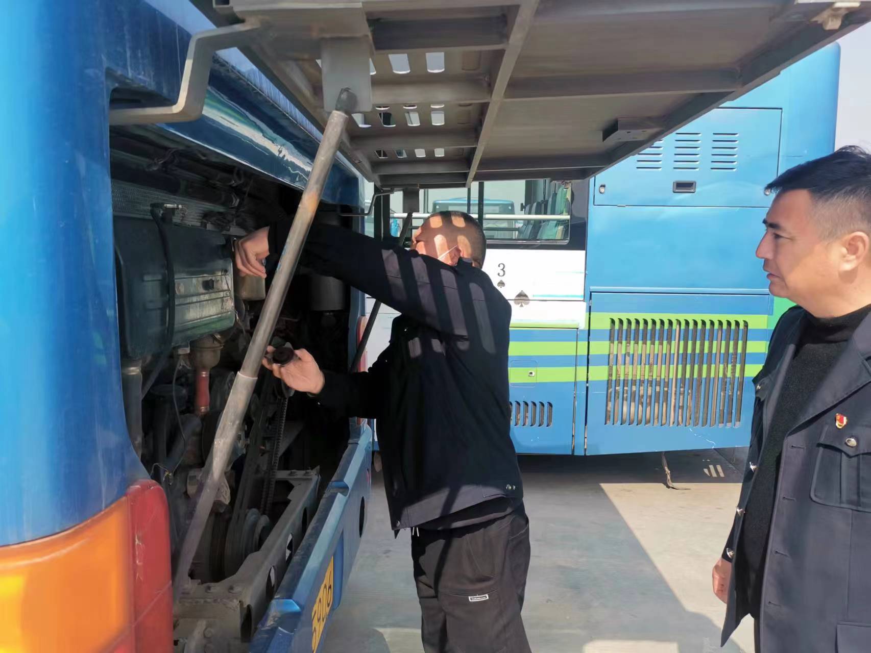 經(jīng)營(yíng)發(fā)展事業(yè)部突擊檢查駕駛員 “一日三檢”工作