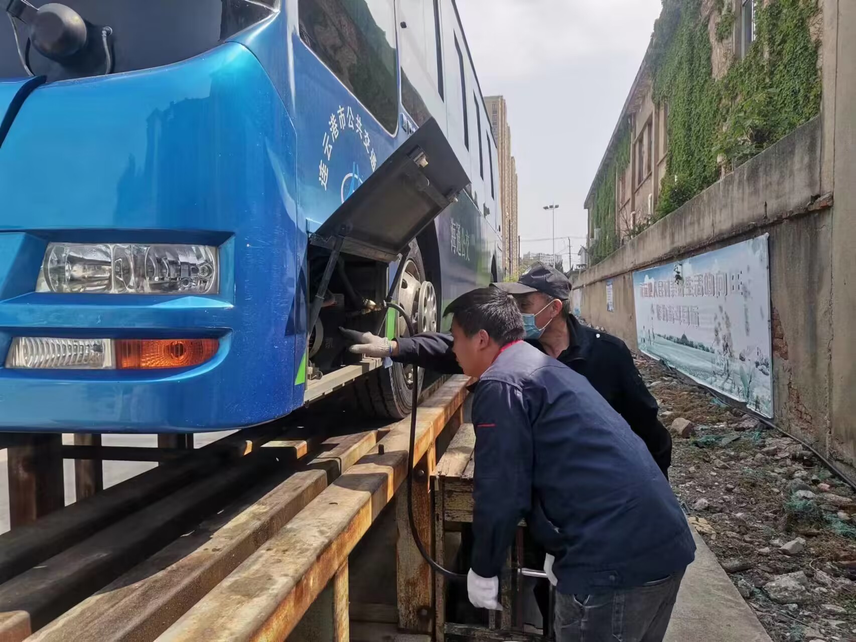 公交集團公交事業(yè)一部開(kāi)展園博園及“五一”節前機務(wù)專(zhuān)項檢查工作