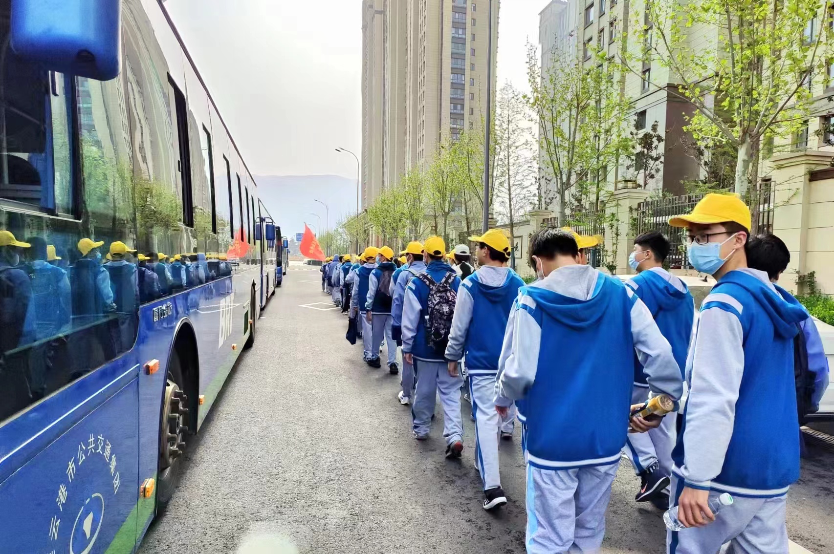 公交集團圓滿(mǎn)完成連云港實(shí)驗學(xué)校 定制公交任務(wù)