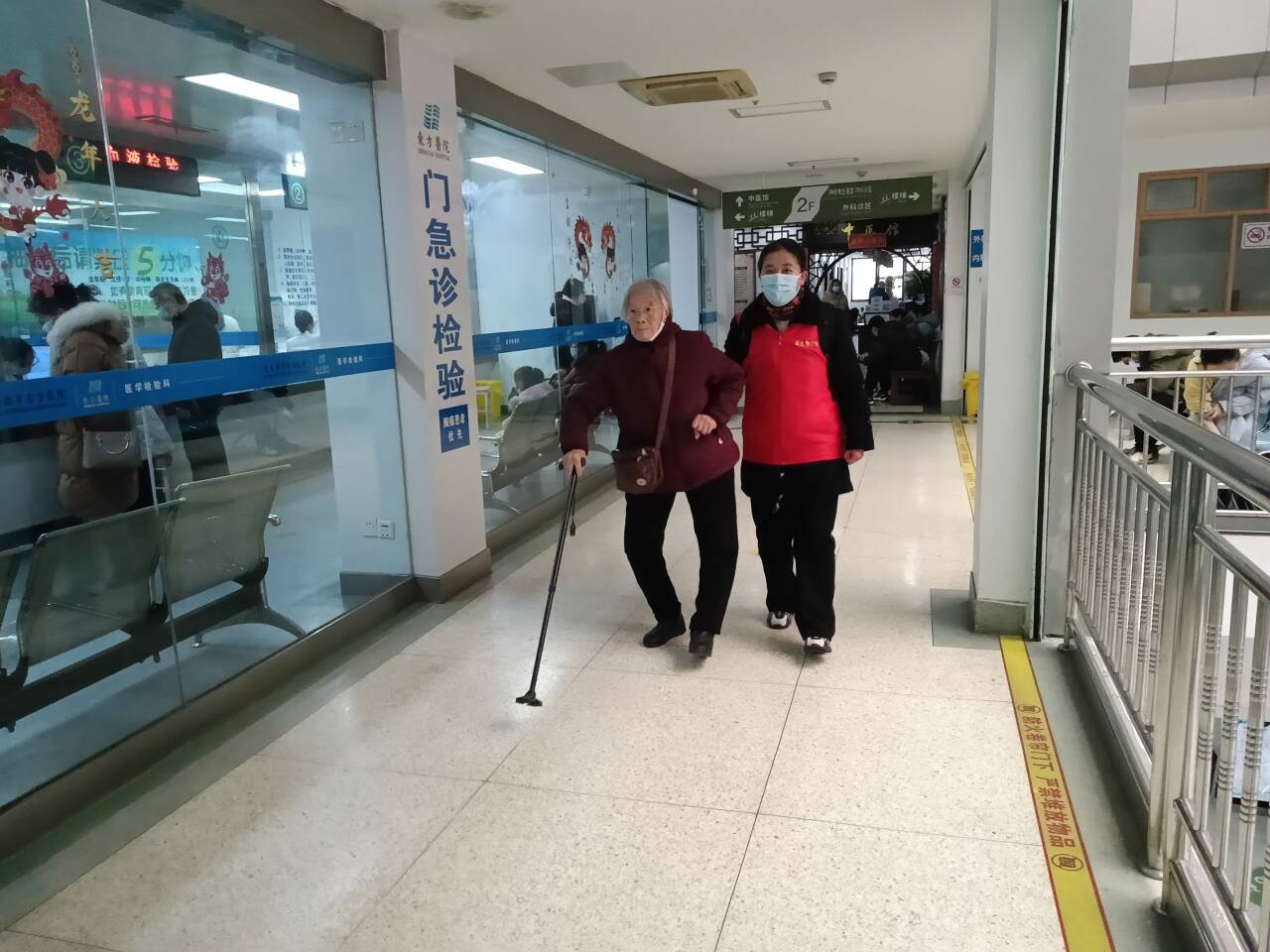 助老暖人心，錦旗表感謝--公交集團B3線(xiàn)志愿服務(wù)獲肯定