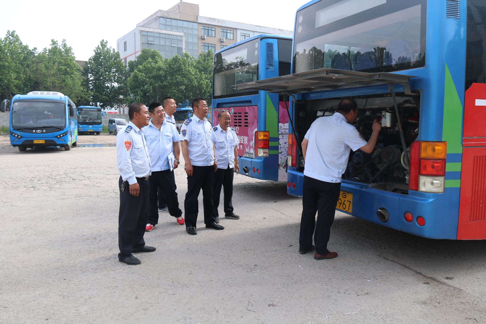 公交集團海通公交公司開(kāi)展一日三檢和應急處置考核