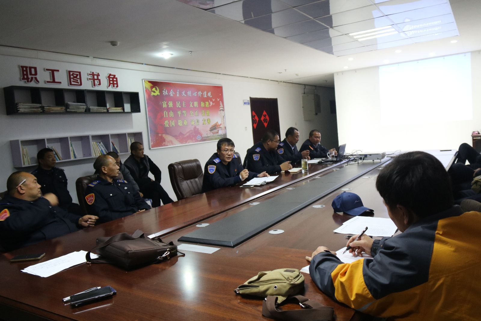 公交集團海州公司開(kāi)展“愛(ài)車(chē)節電工作法”培訓活動(dòng)