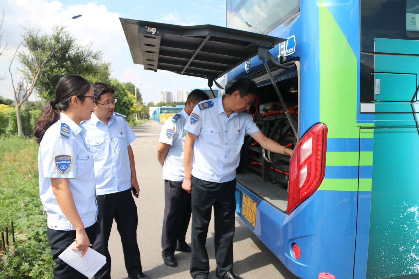 公交集團深入一線(xiàn)復查創(chuàng  )文成果