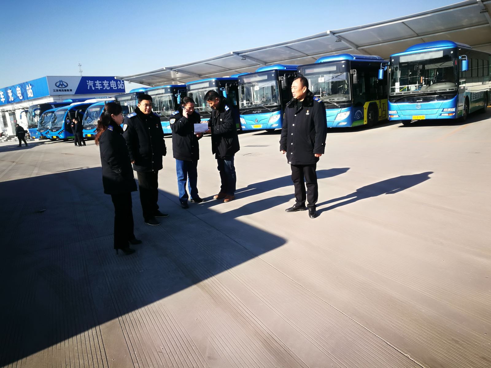 公交集團經(jīng)營(yíng)發(fā)展事業(yè)部認真做好春運期間車(chē)輛安全檢查工作