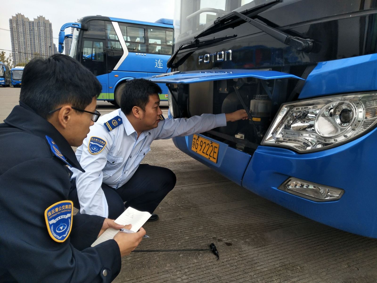 公交集團機務(wù)技術(shù)事業(yè)部開(kāi)展車(chē)輛技術(shù)狀況檢查工作