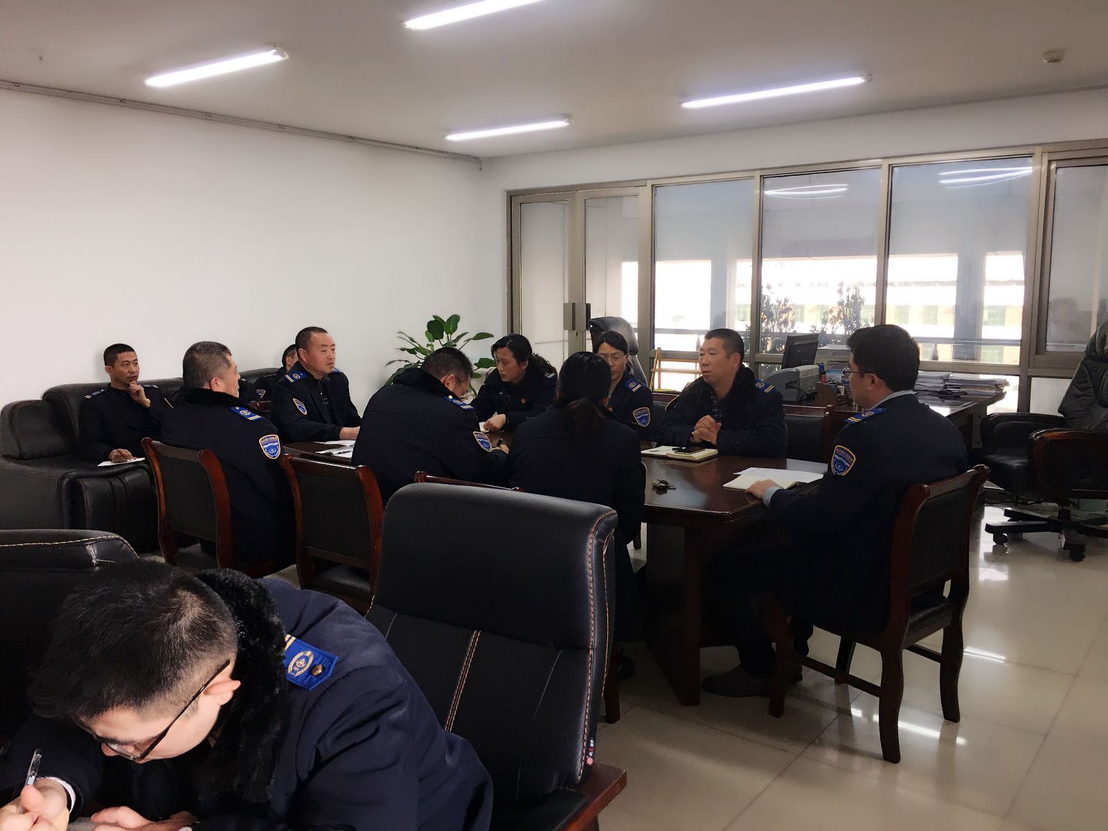 公交快速公司落實(shí)公交集團安全生產(chǎn)緊急會(huì )議內容