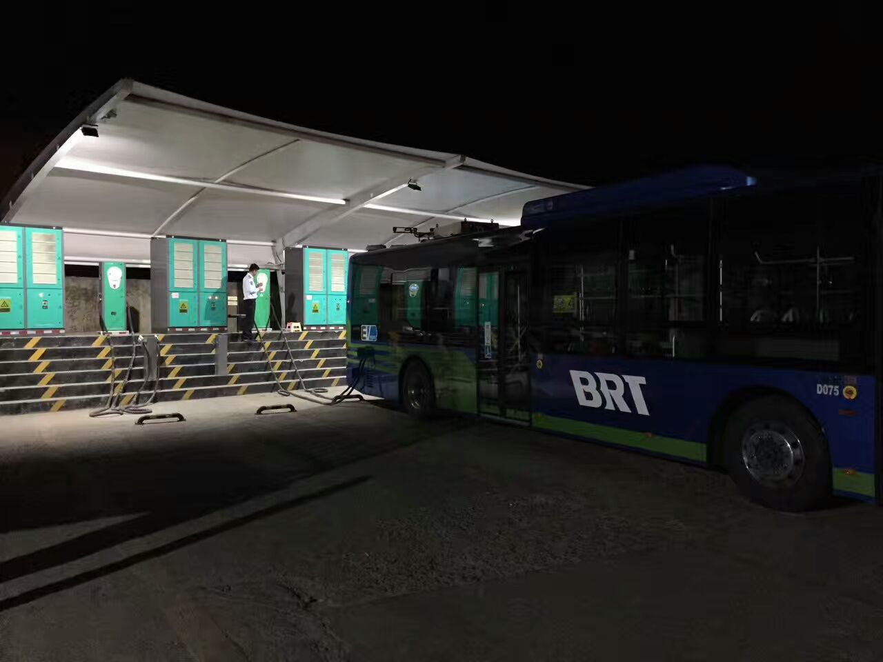 西城充電站突然停電 公交快速公司啟動(dòng)“停電應急預案”