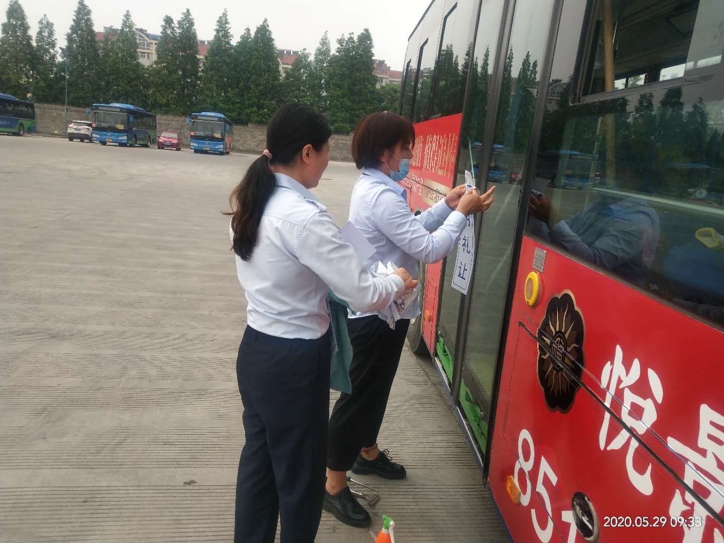 更換車(chē)輛標識  打贏(yíng)創(chuàng  )文攻堅戰