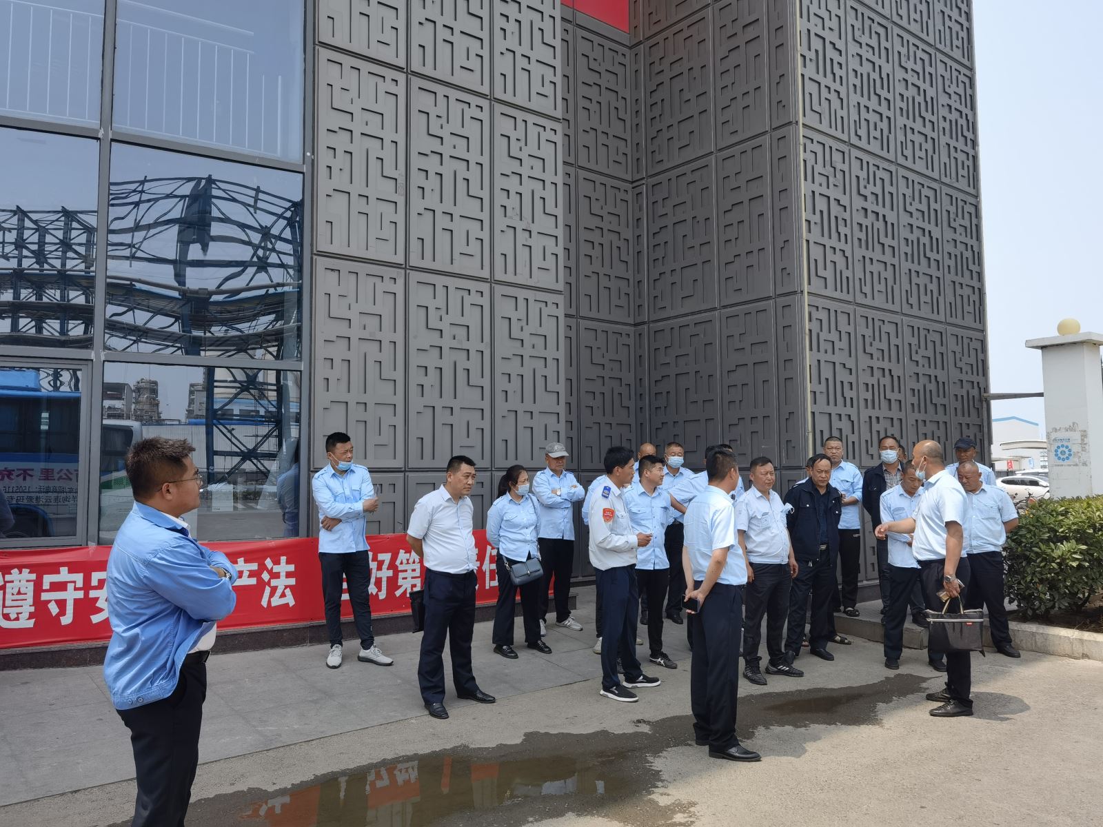 激發(fā)班組活力，弘揚“頭雁”精神 經(jīng)營(yíng)發(fā)展事業(yè)部組織召開(kāi)安全合格班組及文明線(xiàn)創(chuàng  )建啟動(dòng)會(huì )議