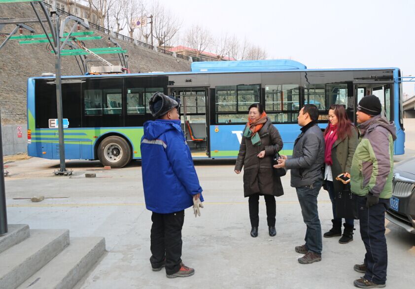 海通公交公司工會(huì )下基層安全檢查