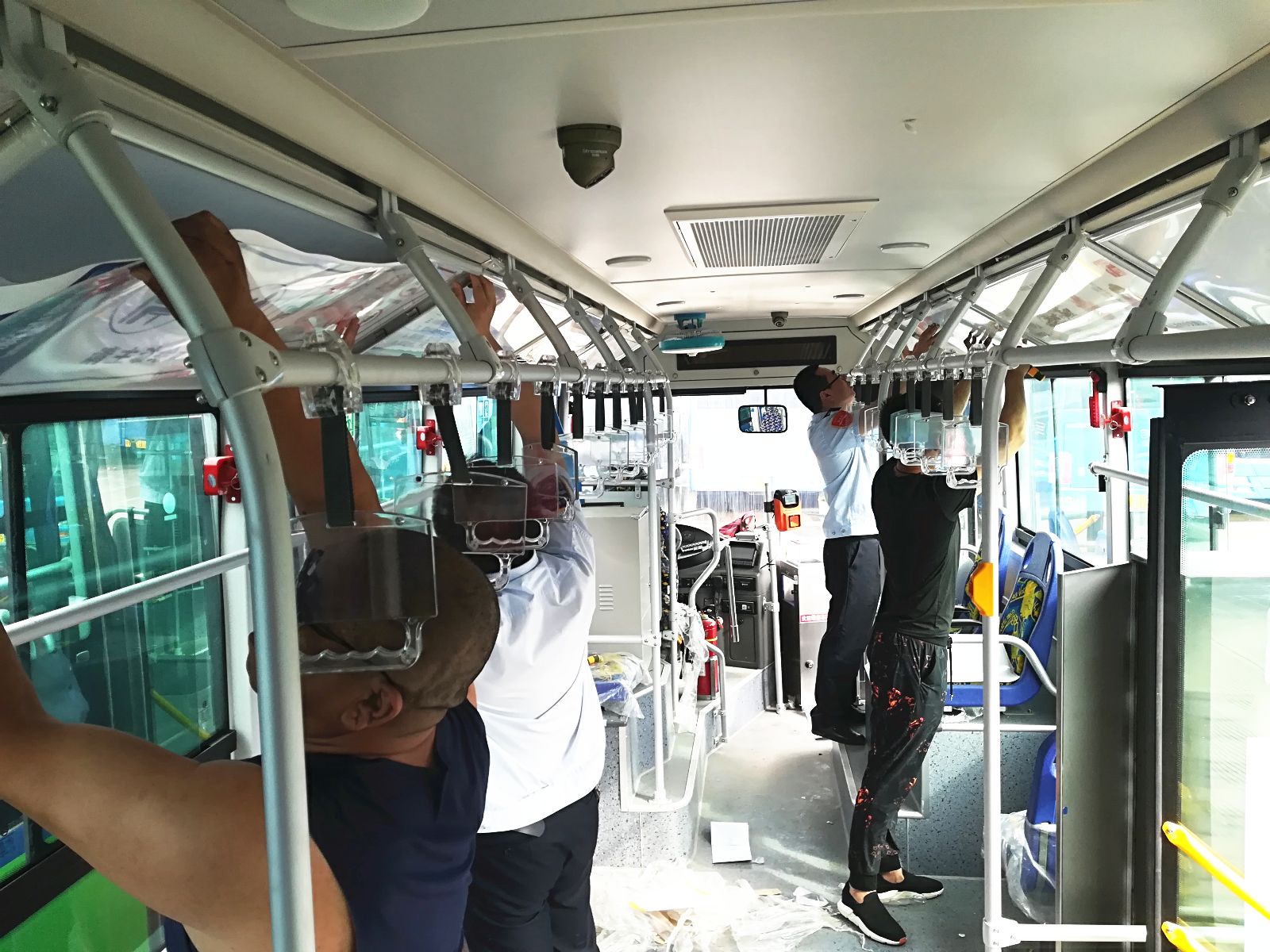 公交集團海通公交公司完成新車(chē)上線(xiàn)前準備工作