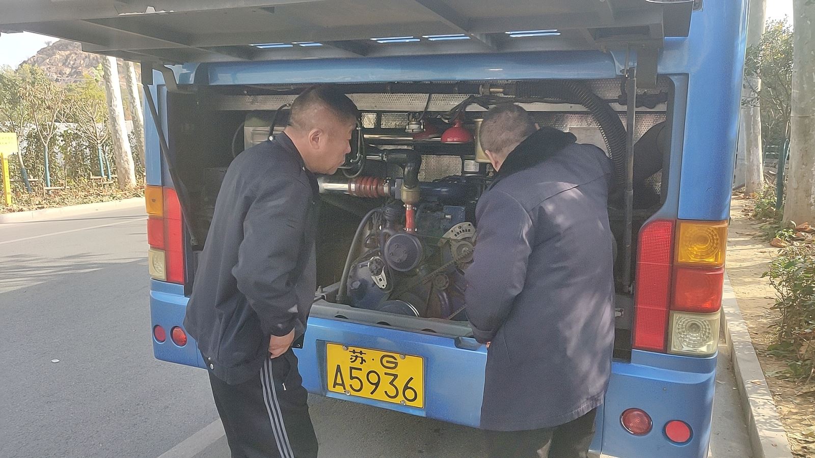 公交集團公交事業(yè)一部積極開(kāi)展上路檢查做好運營(yíng)保障