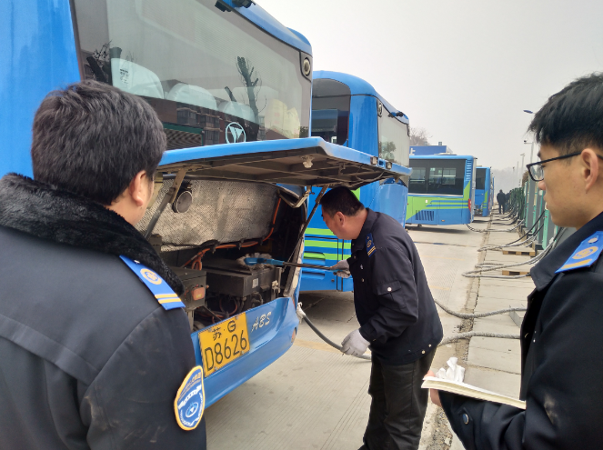 公交集團認真做好“兩會(huì )”期間機務(wù)保障工作