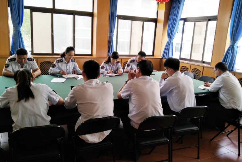 公交集團佳連公司扎實(shí)做好“中秋、國慶”雙節期間作風(fēng)建設