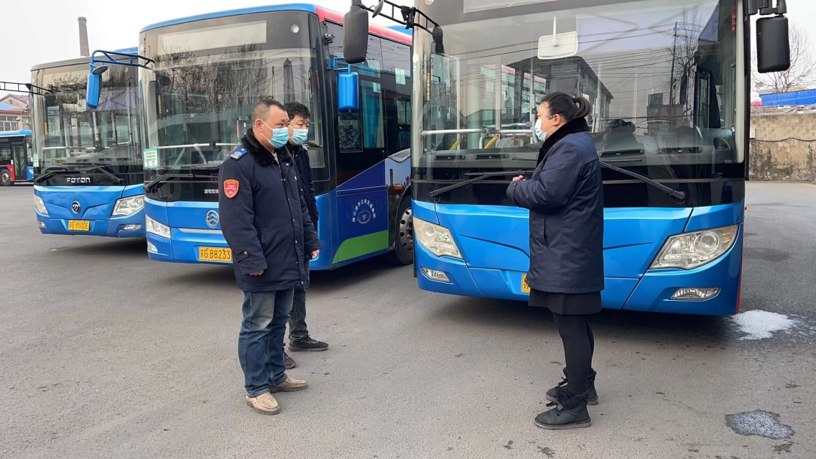 公交集團公交事業(yè)一部多措并舉開(kāi)展春運期間車(chē)輛路口限速專(zhuān)項檢查