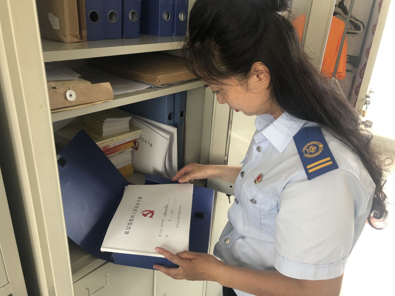 公交集團公交事業(yè)一部開(kāi)展黨建臺賬自查