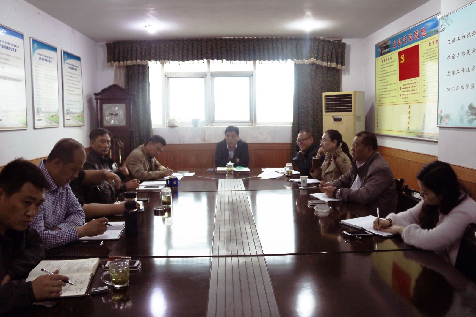 公交新浦公司召開(kāi)“五一節”運輸保障會(huì )議