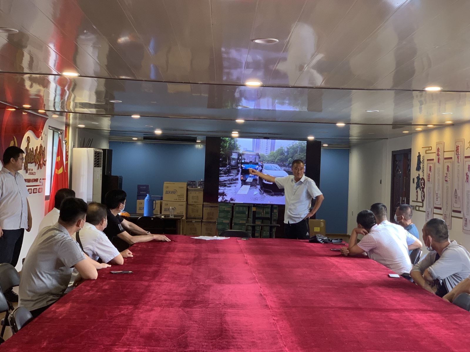 公交集團公交事業(yè)一部召開(kāi)駕駛員安全會(huì )議