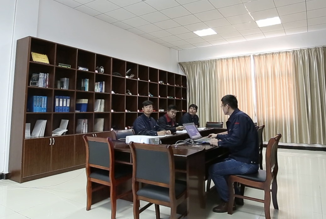 公交集團大浦廠(chǎng)做好“傳、幫、帶”工作