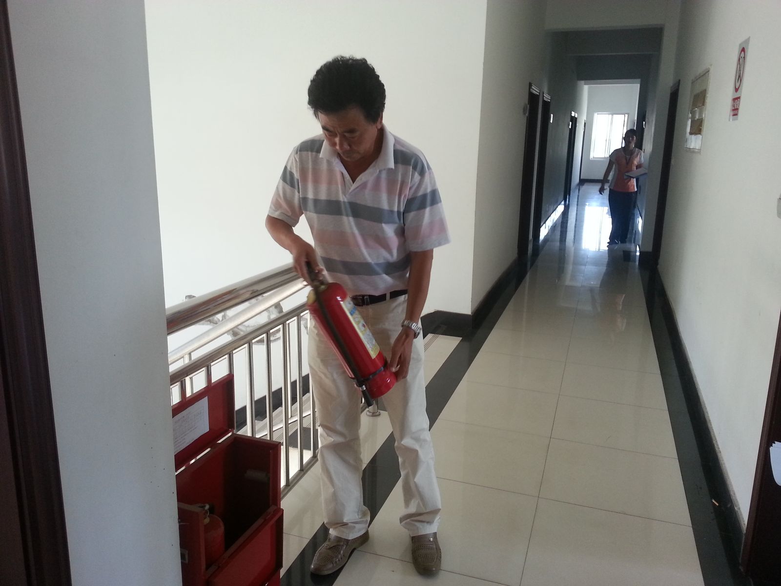 海通公交東部公司開(kāi)展中秋、國慶節前安全大檢查