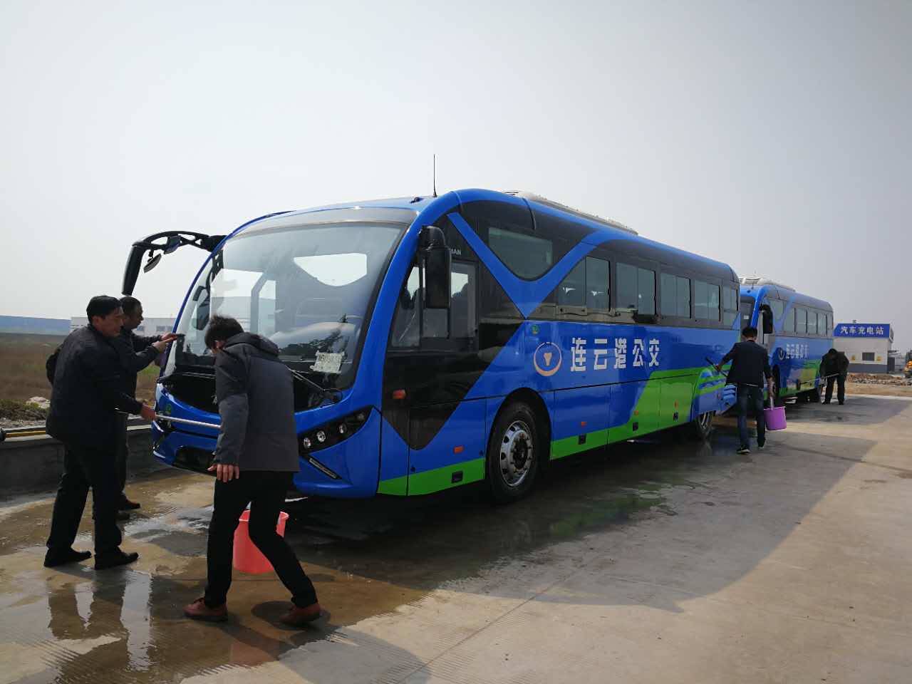 公交佳連公司為創(chuàng  )建文明城市添光彩