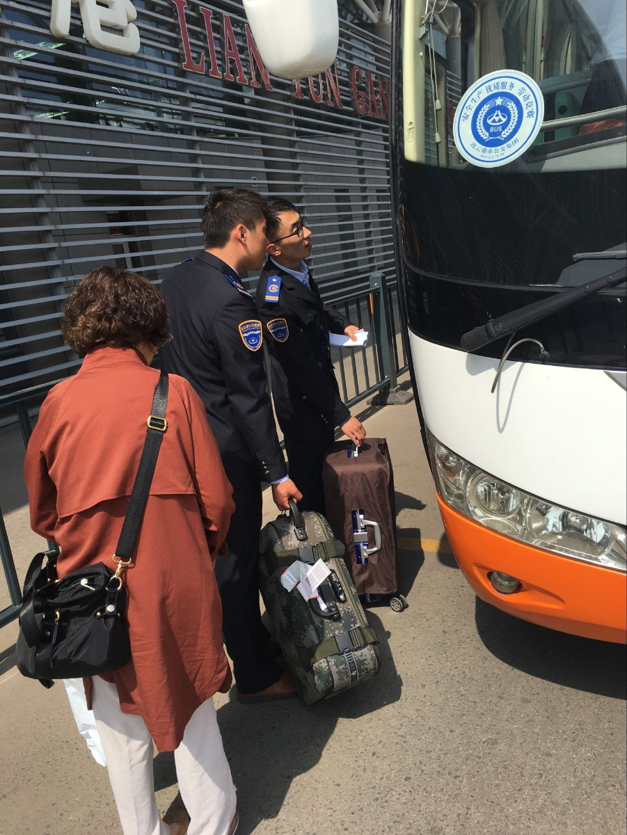 公交佳連公司開(kāi)展“文明系列活動(dòng)”為創(chuàng  )建文明城市增光添彩