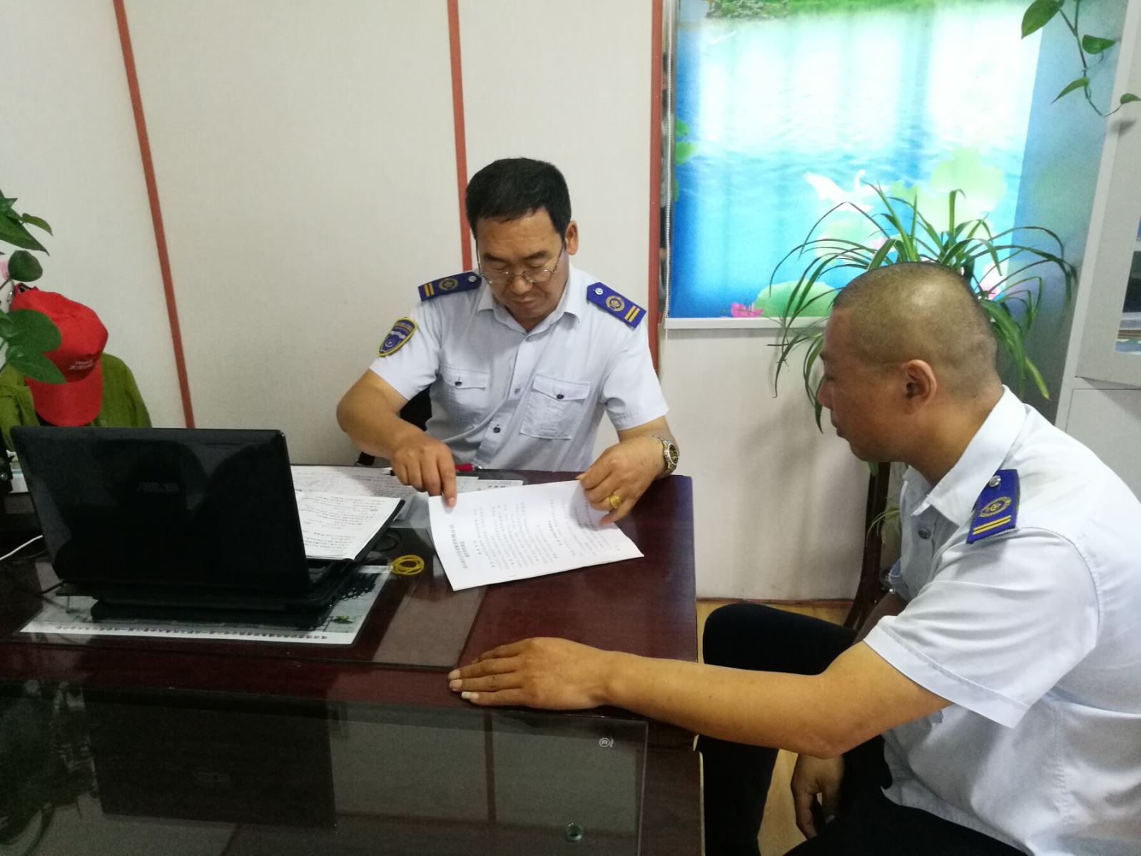 公交集團海通公交公司開(kāi)展與駕駛員談心談話(huà)工作