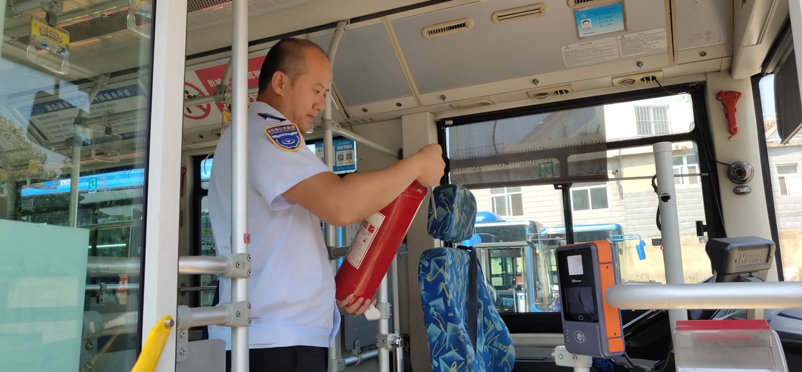 公交集團公交事業(yè)一部開(kāi)展停車(chē)場(chǎng)站安全隱患大排查活動(dòng)