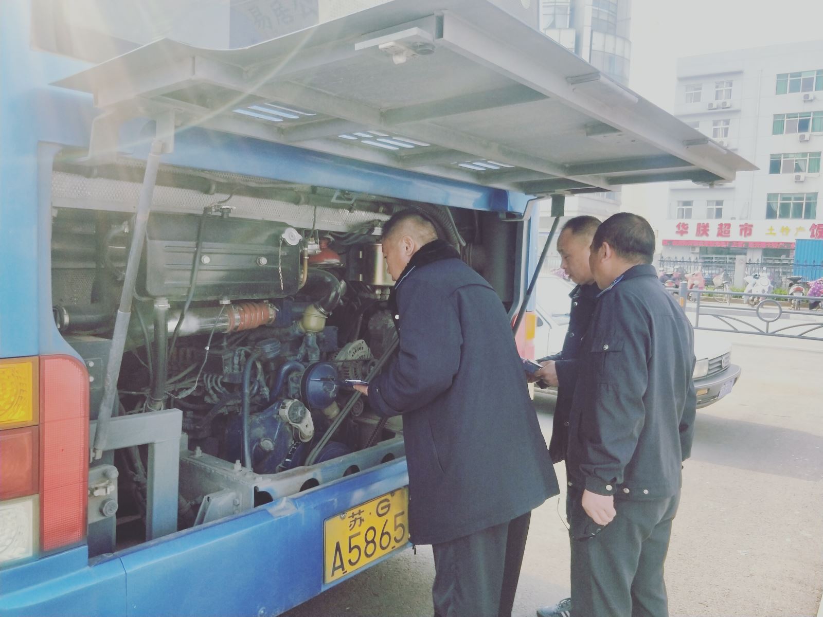 公交集團公交事業(yè)一部開(kāi)展上路上線(xiàn)檢查消除安全隱患