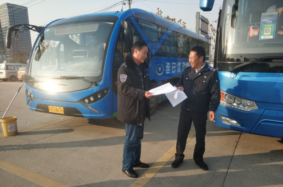 公交集團佳連公交公司開(kāi)展駕駛員營(yíng)運服務(wù)規范專(zhuān)項檢查