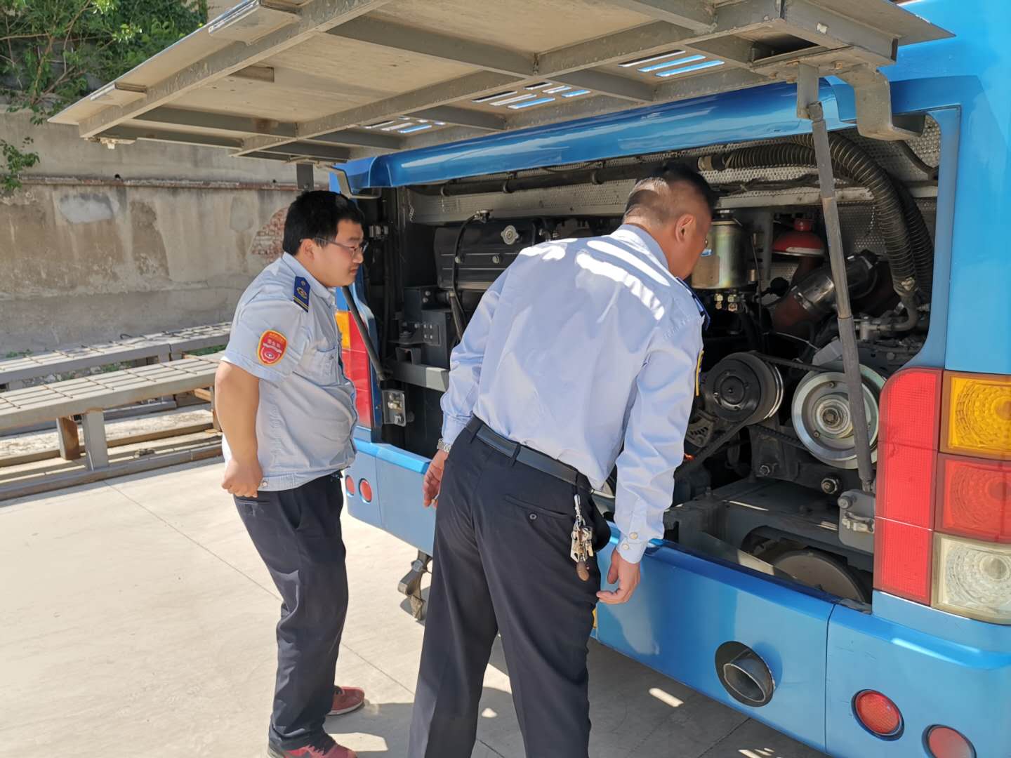 公交集團公交事業(yè)一部做好車(chē)輛檢查確保安全運營(yíng)