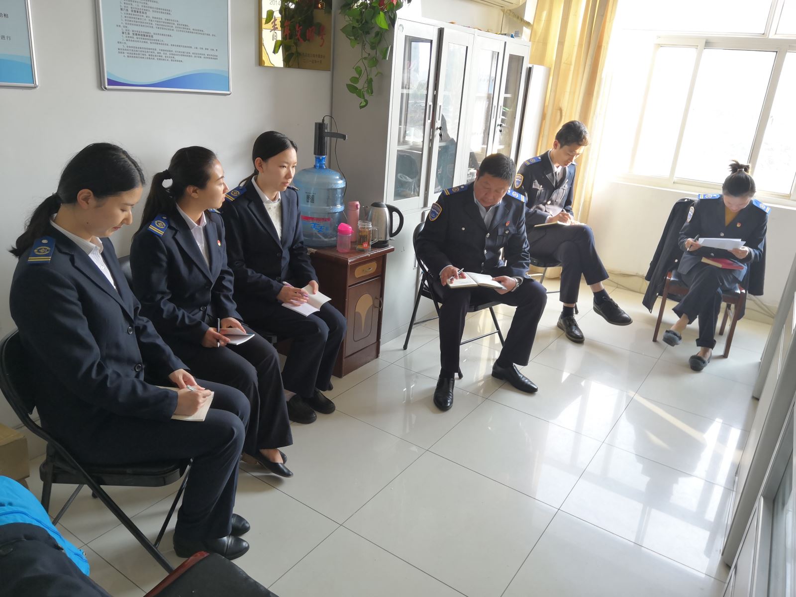 公交集團召開(kāi)服務(wù)熱線(xiàn)新進(jìn)人員崗前培訓