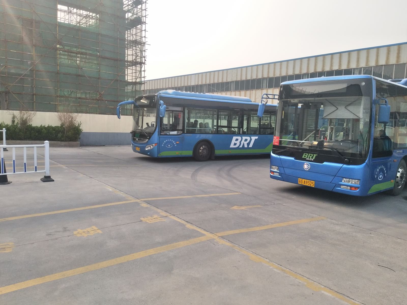 快速公交事業(yè)部開(kāi)展車(chē)輛年審工作