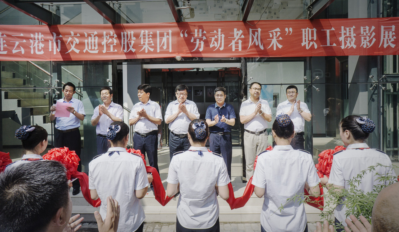 海通公交公司倪子棠獲集團“勞動(dòng)者風(fēng)采”職工攝影比賽一等獎