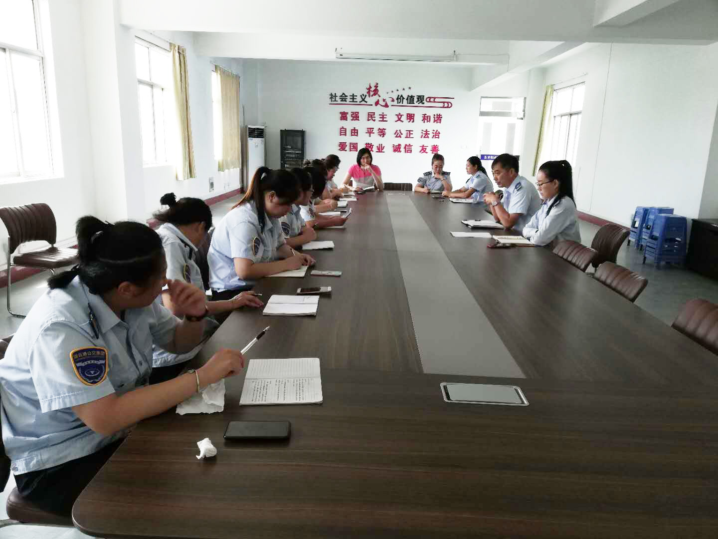 公交集團海通公交公司召開(kāi)信息中心會(huì )議