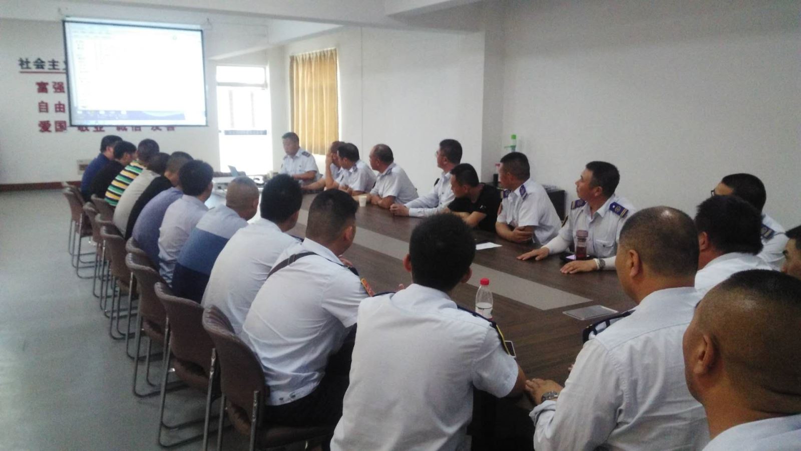 公交集團公交事業(yè)一部開(kāi)展駕駛員每周一講安全知識專(zhuān)題教育培訓