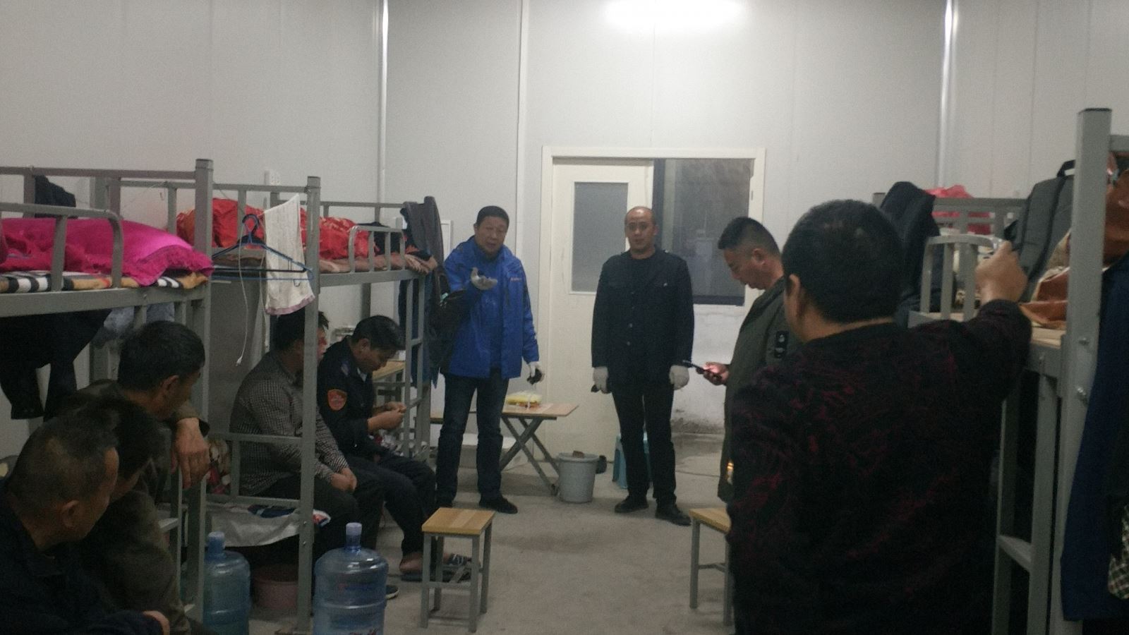 公交集團經(jīng)營(yíng)發(fā)展事業(yè)部開(kāi)展場(chǎng)站夜查工作