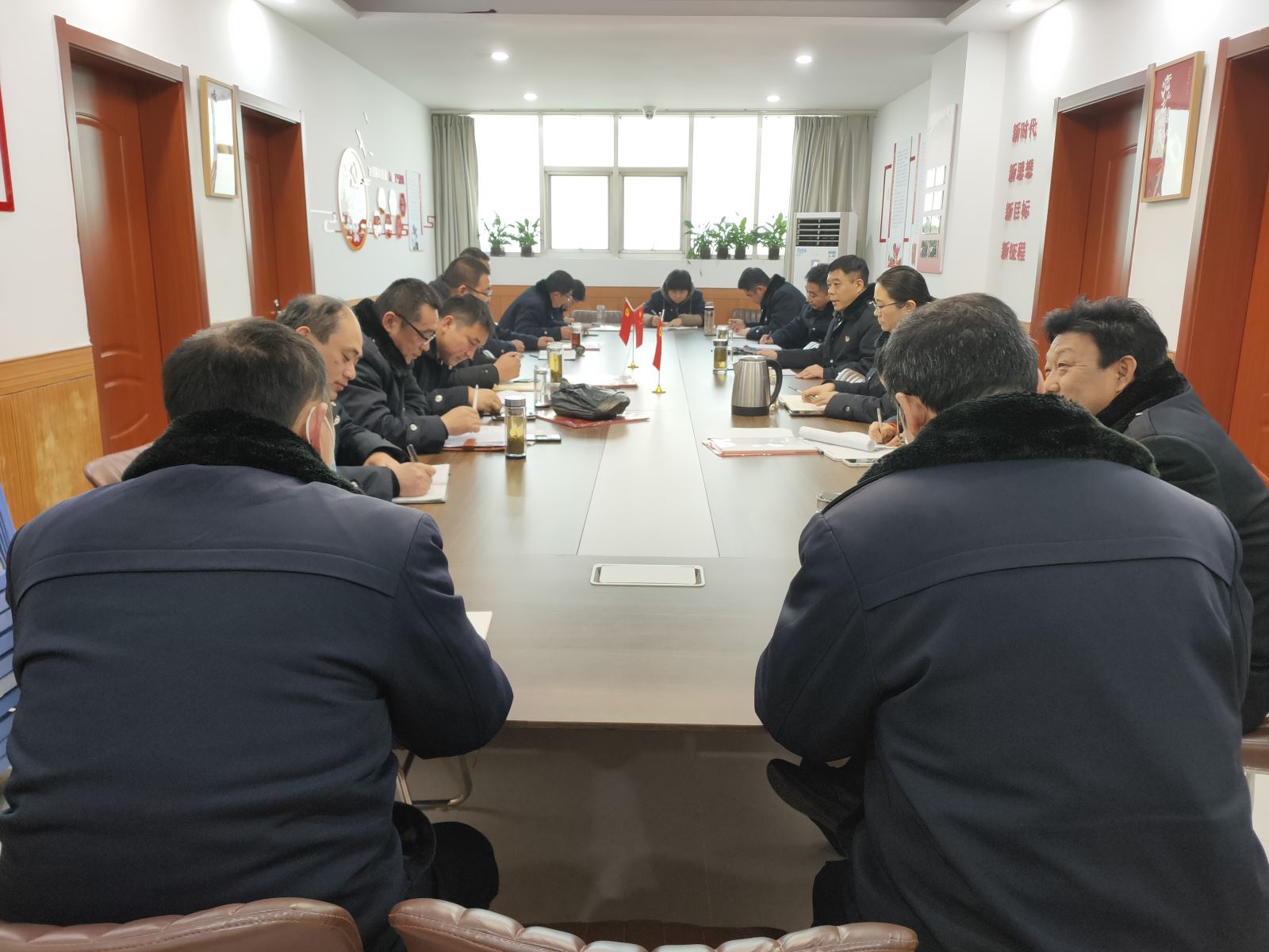 公交集團公交事業(yè)一部召開(kāi)夜班線(xiàn)運營(yíng)調整會(huì )議