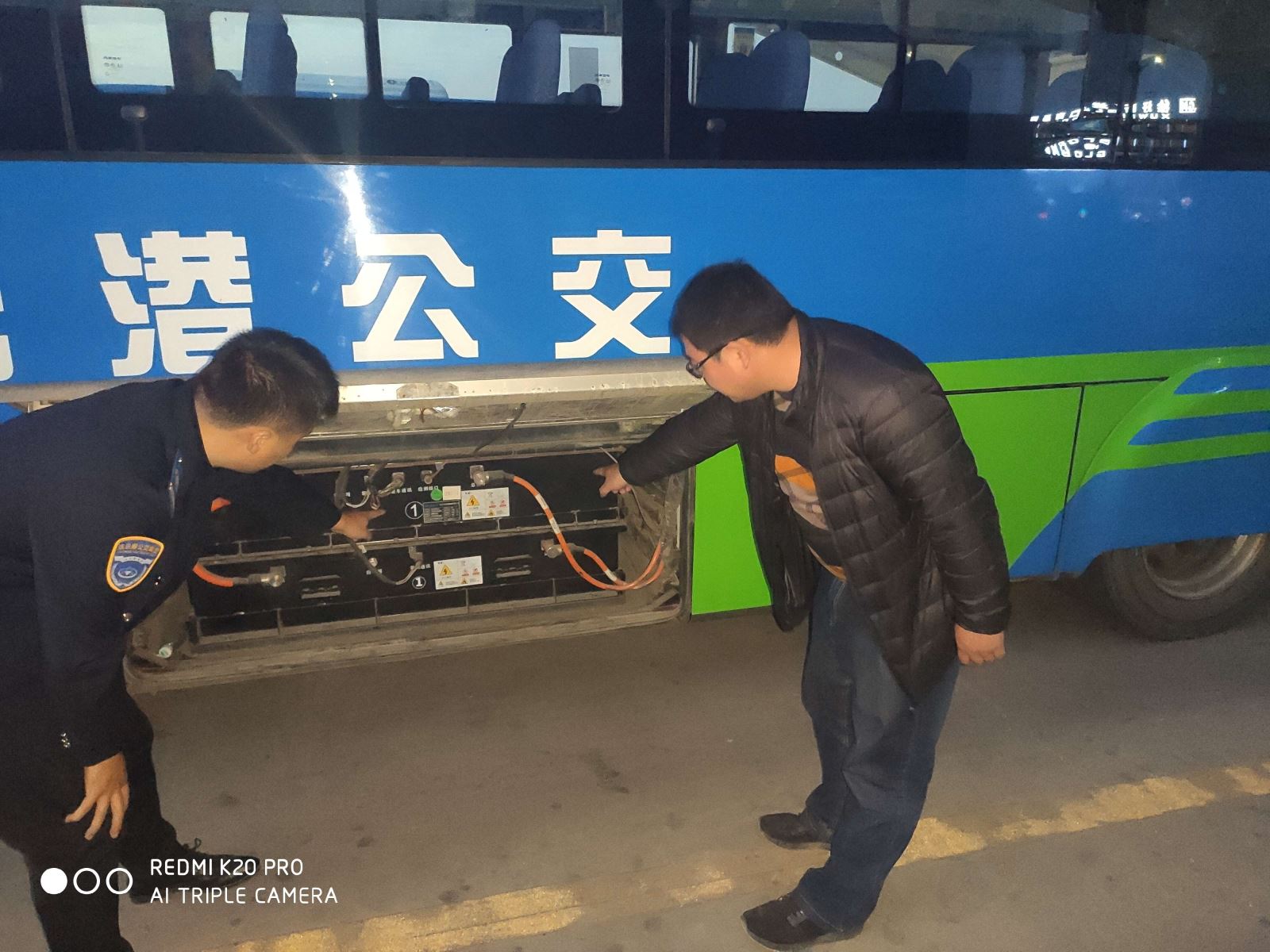 公交集團經(jīng)營(yíng)發(fā)展事業(yè)部積極開(kāi)展停車(chē)場(chǎng)站夜查工作