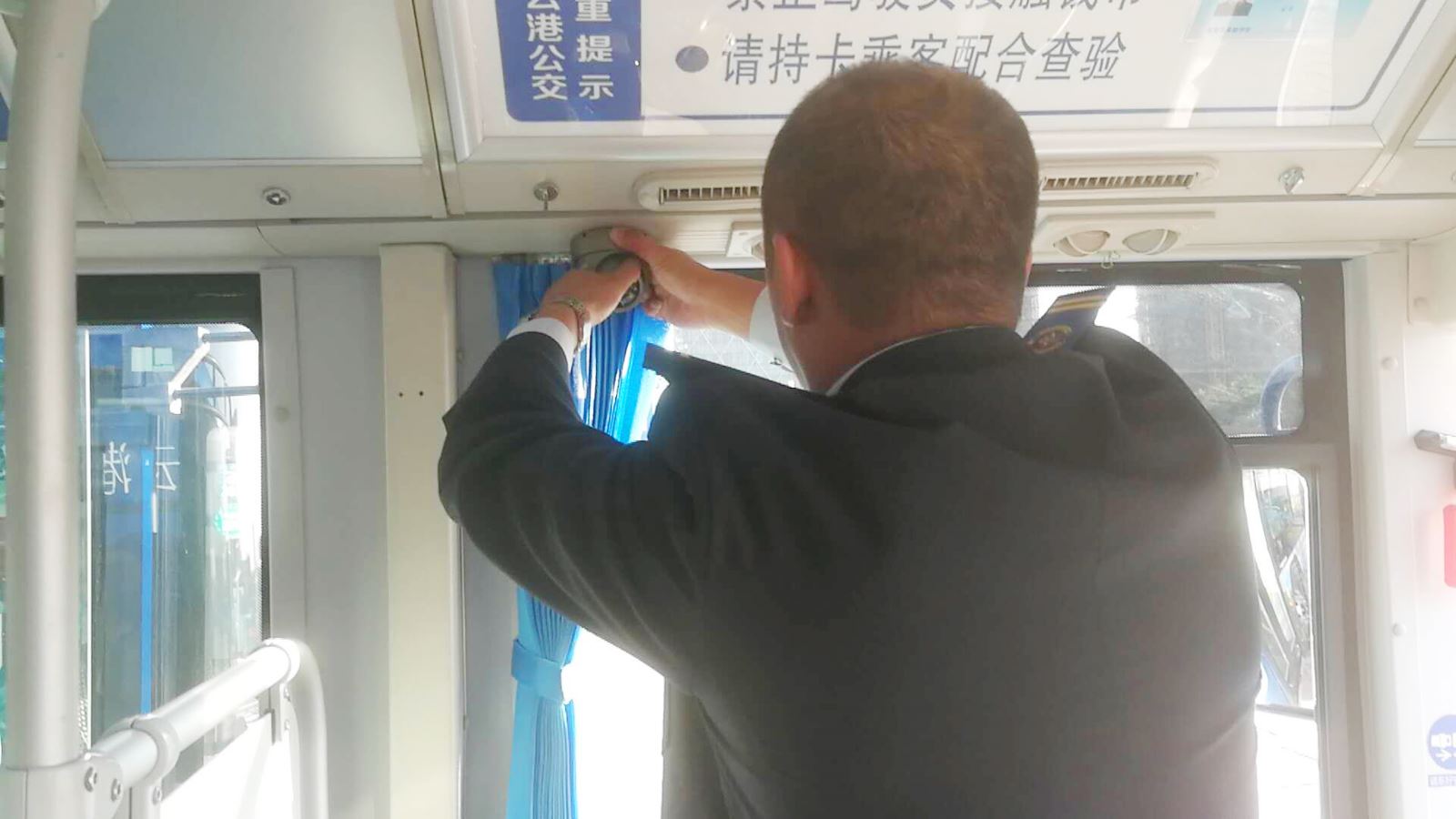 公交集團海通公交公司開(kāi)展車(chē)載監控攝像頭排查調整工作