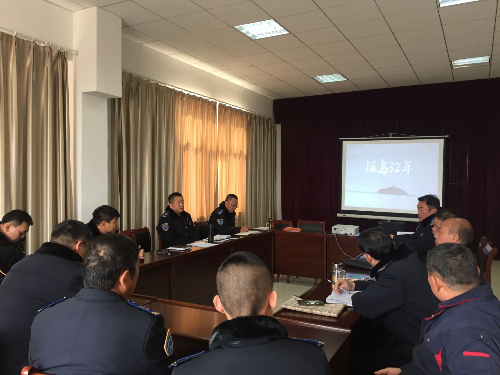 公交集團機務(wù)技術(shù)事業(yè)部召開(kāi)2018年組織生活會(huì )和民主評議黨員工作