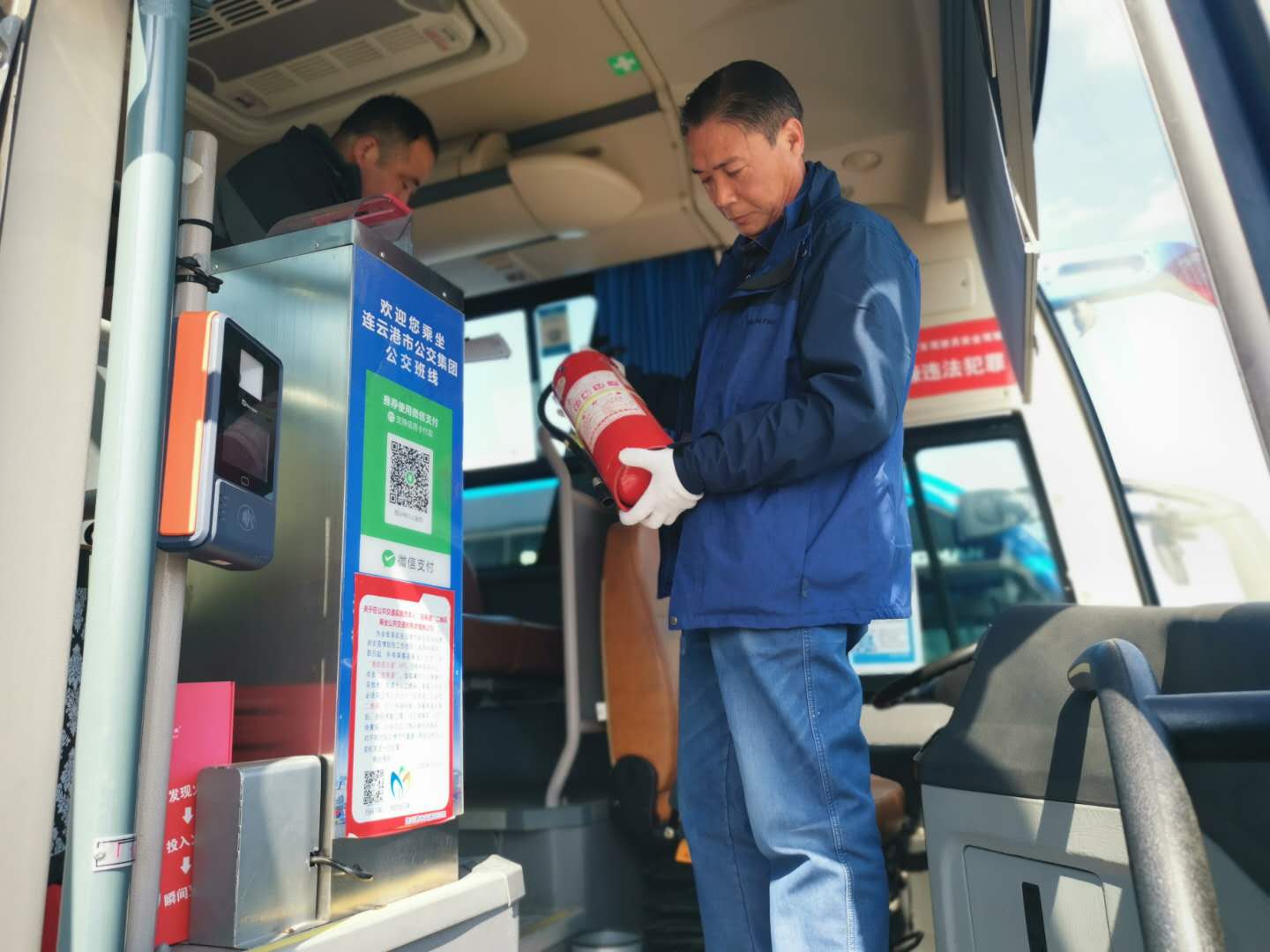 經(jīng)營(yíng)發(fā)展事業(yè)部開(kāi)展消防設備安全檢查