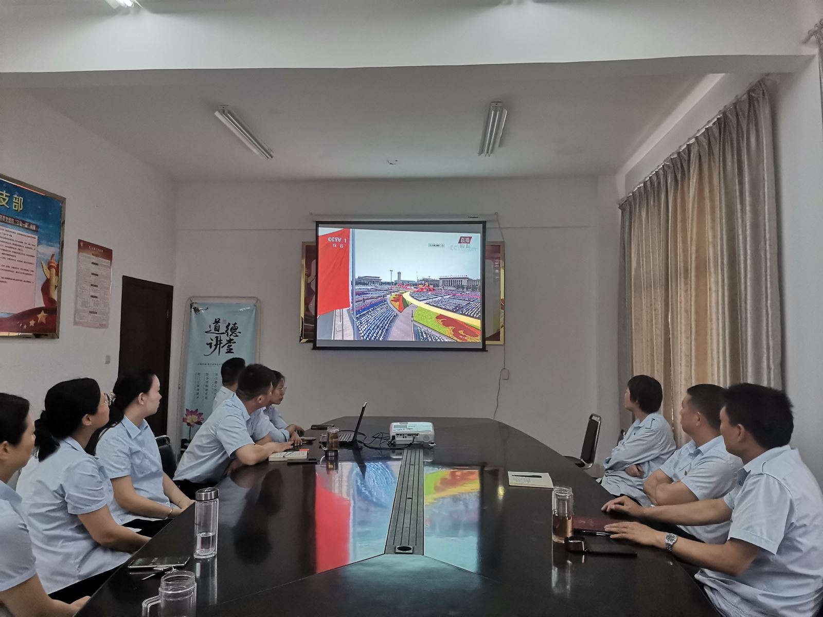 公交事業(yè)二部組織觀(guān)看慶祝中國共產(chǎn)黨成立100周年大會(huì )