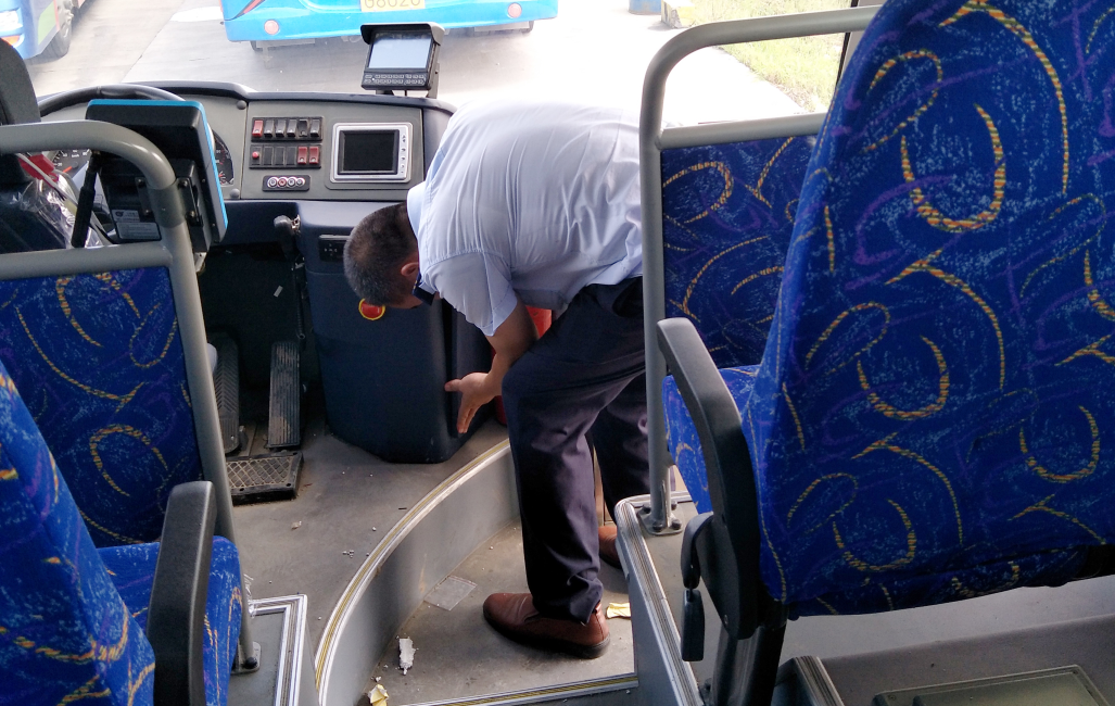 公交集團佳連公司積極行動(dòng) 爭當創(chuàng  )文工作志愿者